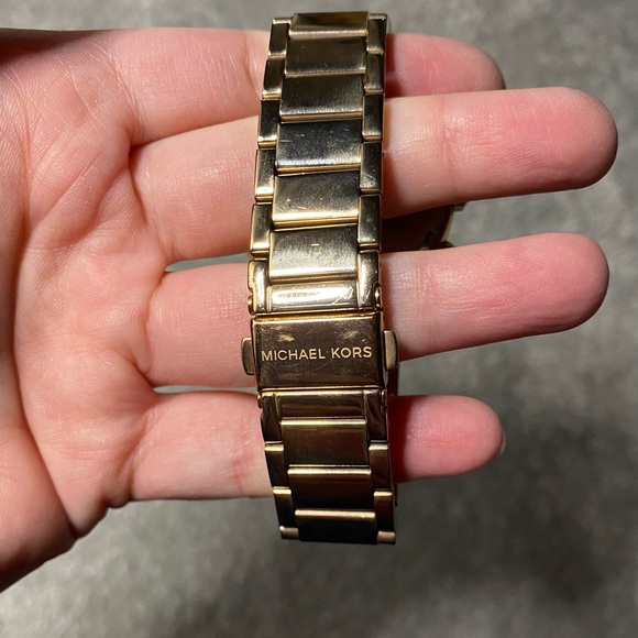 Michael Kors Watch Parker Rose Gold-Tone Watch - Picture 4 of 9